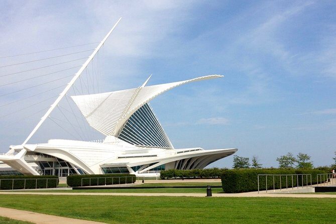 Self-Guided Scavenger Hunt: Milwaukee A Splash of Color - Highlights of the Experience