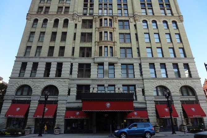 Self-Guided Scavenger Hunt: Milwaukee A Splash of Color - User Experience and Practicalities