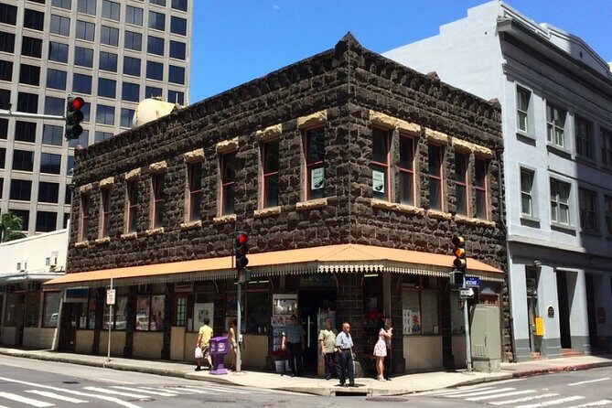 Self-Guided Scavenger Hunt: Royal Views Of Honolulu - A Practical Guide to the Honolulu Scavenger Hunt Experience