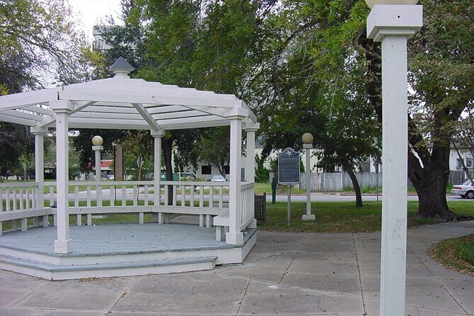 Self Guided Scavenger Hunt: Sparkling City by the Sea - What to Expect During the Tour