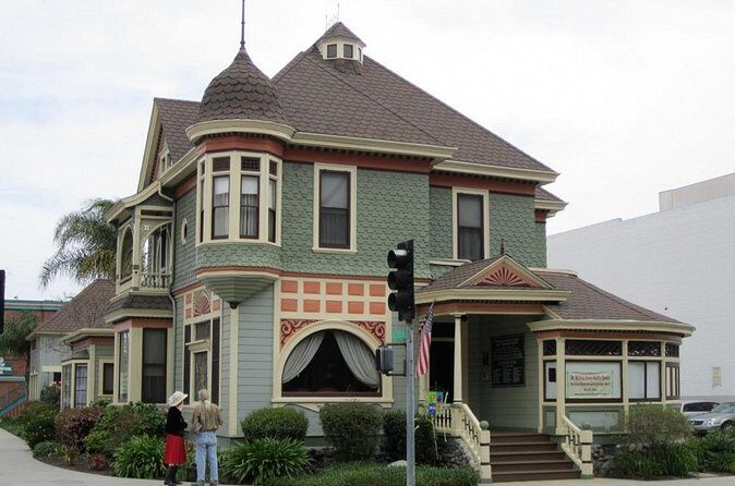 Self Guided Scavenger Hunt: Wind Through Santa Anas Downtown - The Real User Experience: Authentic Returns