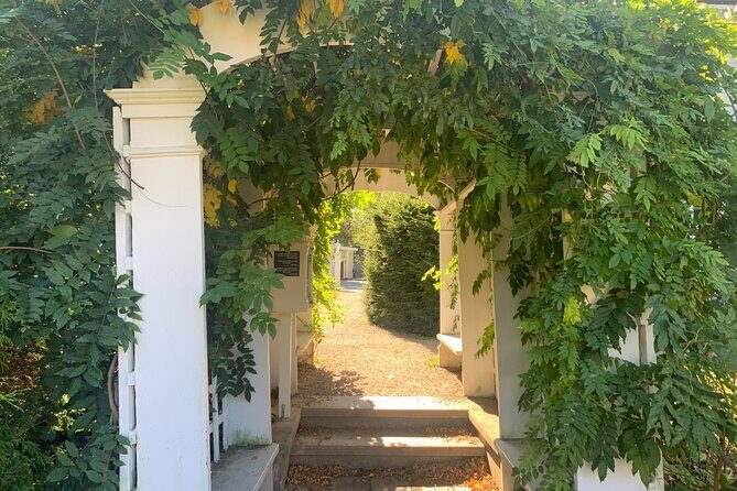 Self-Guided Smartphone Ghost Walking Tour in Salem - The Bottom Line: Who Is This Tour Best For?