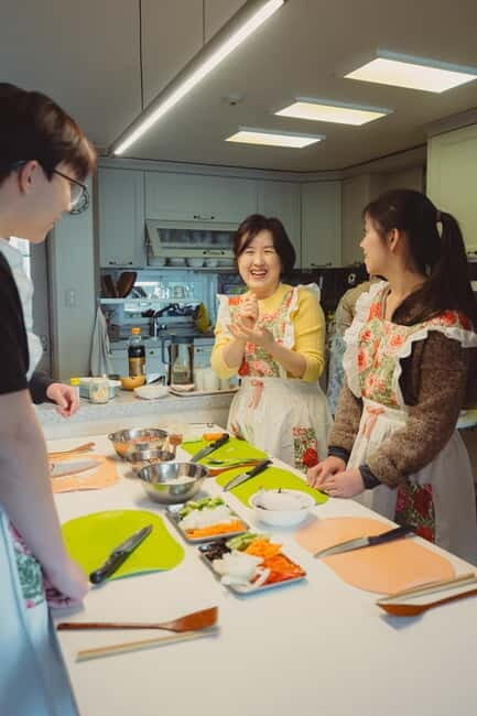 Seoul: Authentic Korean Cooking Class and Market Tour - Exploring a Local Market in Seoul