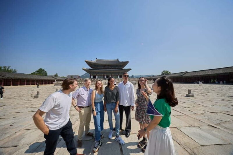 Seoul: Bukchon Village, Gyeongbokgung, Gwangjang Market - An In-Depth Look at the Experience