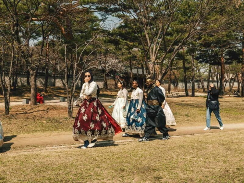Seoul: City Hightlights, Palace Tour, and Optional Hanbok - Key Points