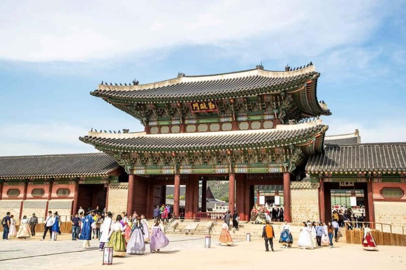 Seoul Day Tour: Gyeongbok Palace, Bukchon, Gwangjang Market - Key Points
