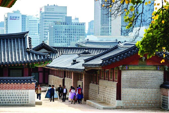 Seoul Day Tour: Gyeongbokgung Palace, Bukchon, Gwangjang Market - Scenic Afternoon at Naksan Park and Eungbongsan