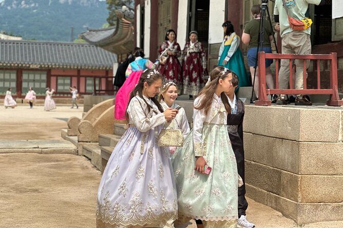 Seoul Day Tour: Gyeongbokgung Palace, N Seoul Tower, Insadong - What Makes It Stand Out