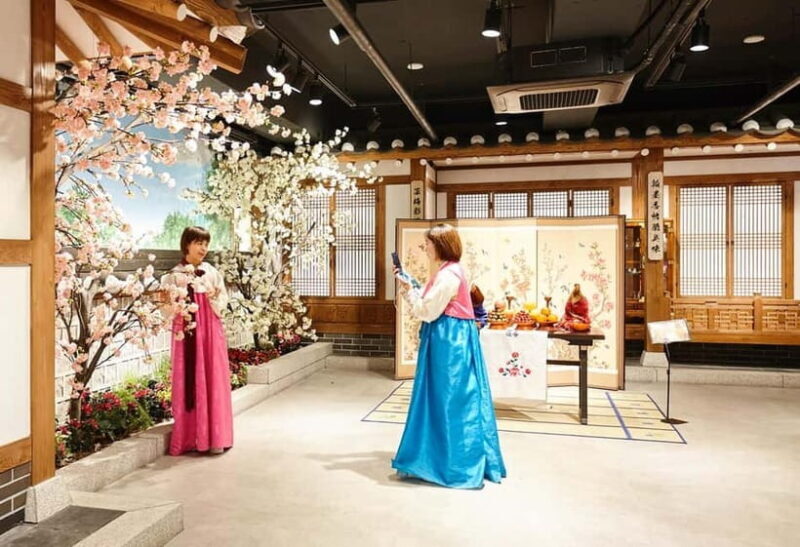 Seoul: Eobi+Nami+Hanbok(+RailBike or Strawberry Options)Tour - FAQ