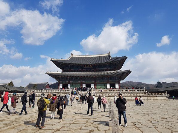Seoul: Gyeongbok Palace, Bukchon Village, and Gwangjang Tour - Who Should Consider This Tour?