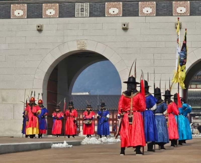 Seoul: Gyeongbokgung, Lotte Tower & Gangnam Trendy Day Tour - FAQs