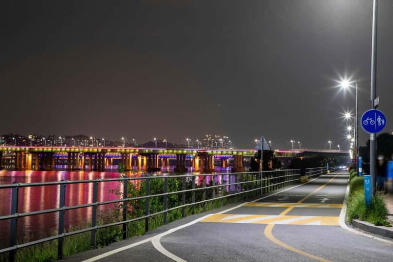 Seoul: Han River Sunset Bike Tour with Rainbow Fountain Show - Practical Details and Considerations