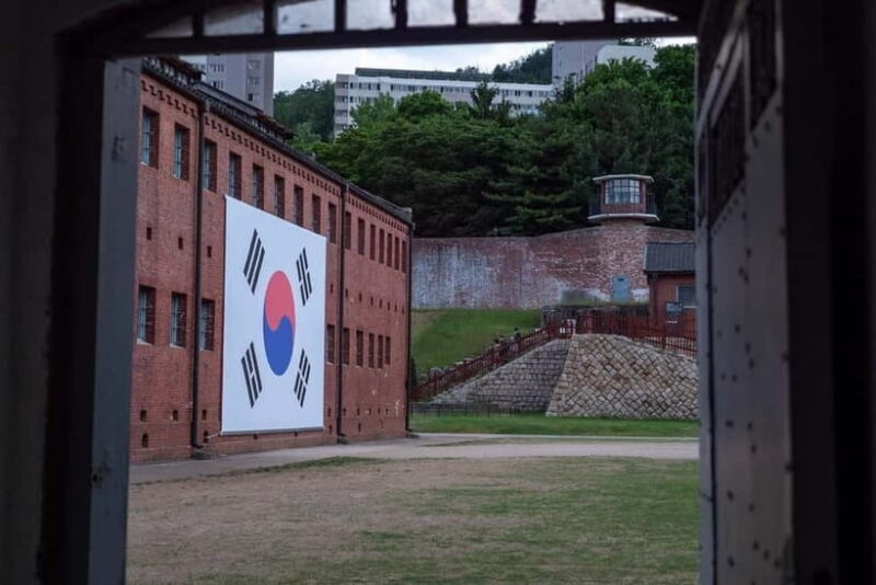 Seoul: Inwangsan mountain Exhuma tour(Feng Shui) - Discovering Inwangsan Mountain and Its Mystical Heritage