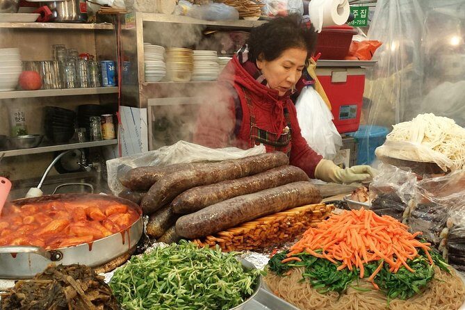 Seoul Night Tour (Gwangjang Market, Royal Palace and Naksan Park) - FAQ