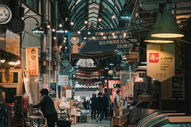 Seoul: Palace, Temple and Market Guided Foodie Tour at Night - An Overview of the Experience