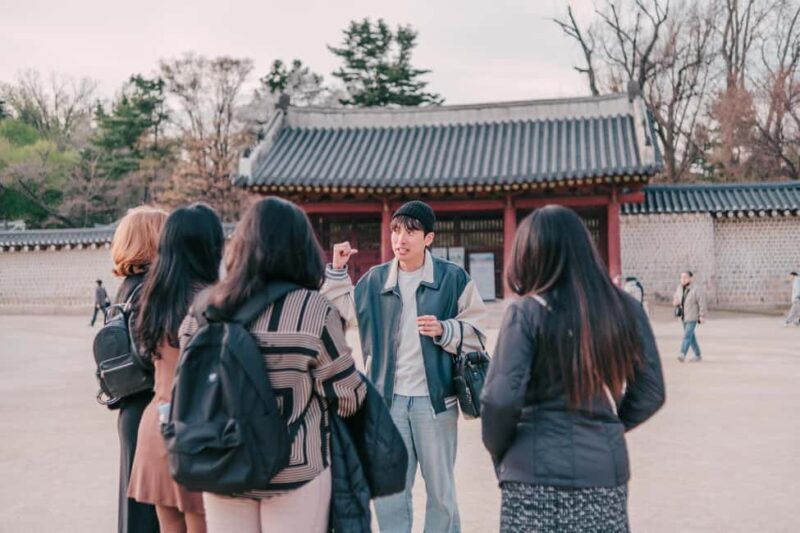 Seoul: Street Photoshoot and Hidden Gem History Walking Tour - Key Points
