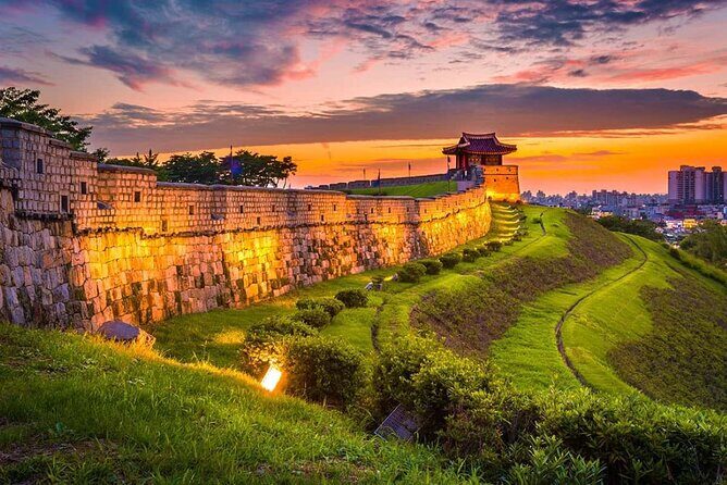 Seoul: Suwon Hwaseong & Waujeongsa & Starfield Heritage Tour - Discovering Suwons Historic Charm