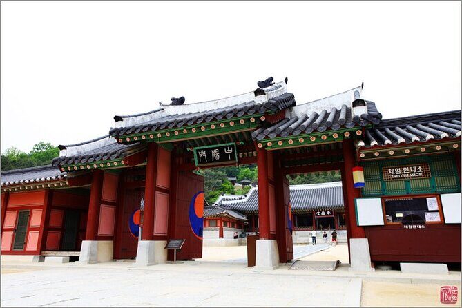 Seoul: Suwon Hwaseong & Waujeongsa & Starfield Heritage Tour - Transportation, Guides, and Overall Value
