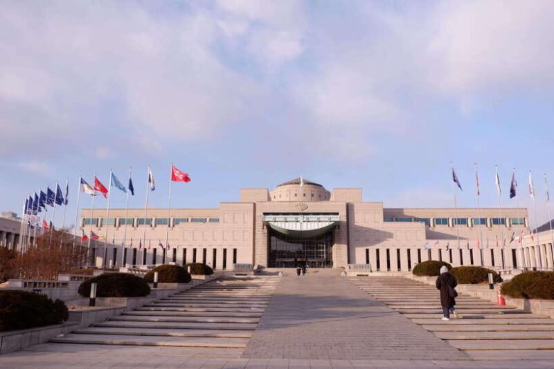 Seoul: War Memorial, Jogyesa Temple & Tapgol Park Tour - Analyzing the Value