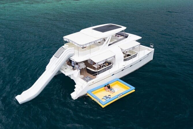 Sepanggar Island Luxury Boat - Key Points