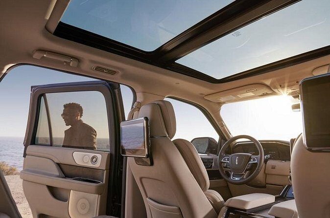 Service DE Limousine DE Luxe with Private Driver - The Sum Up