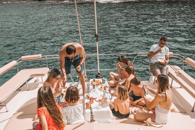 Set Sail on an All Inclusive Catamaran to Ile Aux Benitiers - An In-Depth Look at the Tour