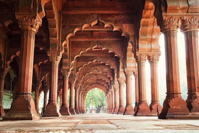 Shah Jahans Old Delhi: A Historical Bike Odyssey - Key Points