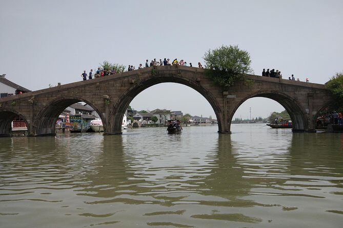 Shanghai Bus Tour:Yu Garden,Chenghuang,Zhujiajiao Water Town,Bund - Key Points