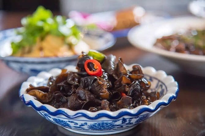 Shanghai by Night with Fine Local Dinner and VIP River Cruise Experiences - FAQs