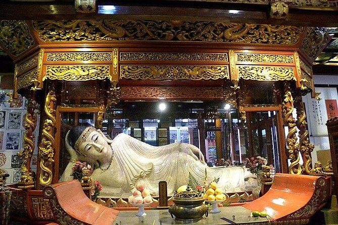 Shanghai day tour customized:Bund,YuGarden,Shanghai Tower,HuangpuRiver,Nanjinglu - FAQs