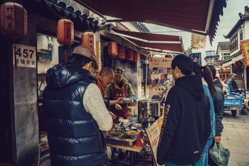 Shanghai: Foodie Tour for 6-hour Layover in Pudong WaterTown - Key Points