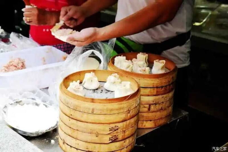 Shanghai: Foodie Tour for 6-hour Layover in Pudong WaterTown - The Value of the Experience
