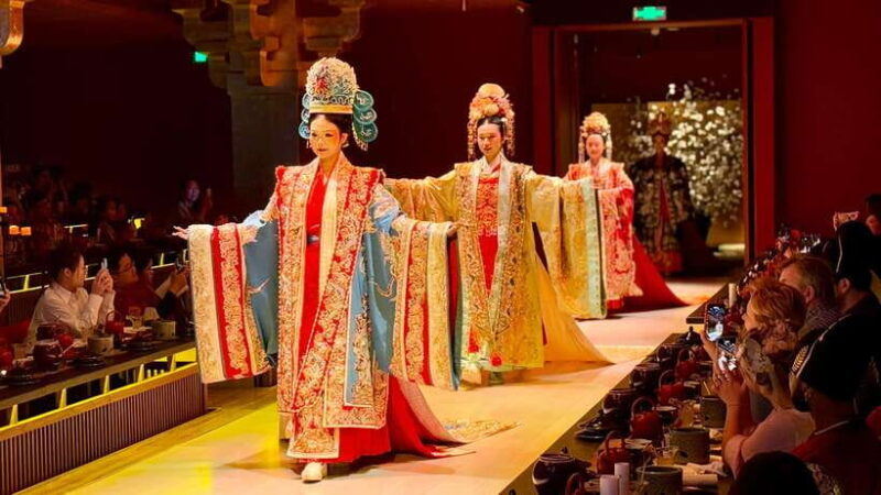 Shanghai Guided Royal Banquet Photo (Incl) with Massage Opt - Who Will Love This Experience?