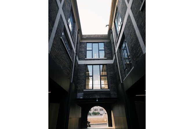 Shanghai Hidden Histories Walking Tour: Suzhou Creek to The Bund - The Experience: Pros and Cons