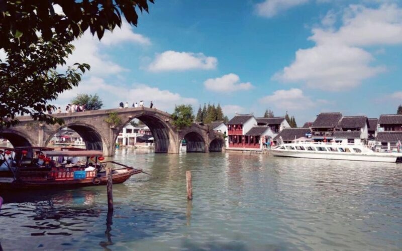 Shanghai Highlights and Zhujiajiao Water Town Private Tour - An In-Depth Look at the Itinerary