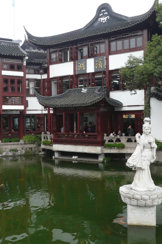 Shanghai: Private Walking Tour with a Local - Authenticity and Value in Perspective