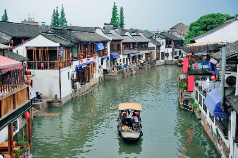 ShanghaiOld Town, Yu Garden, Zhujiajiao Water Town Bus Tour - Key Points