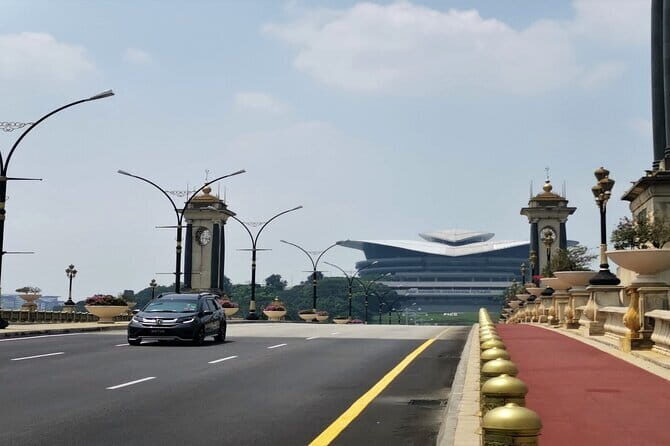Shared Putrajaya Tour with Traditional Boat Cruise & Pink Mosque - Authentic Insights from Reviews
