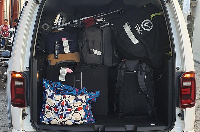 Shared Transfer from Downtown Oaxaca to the Airport - The Group Size and Timing