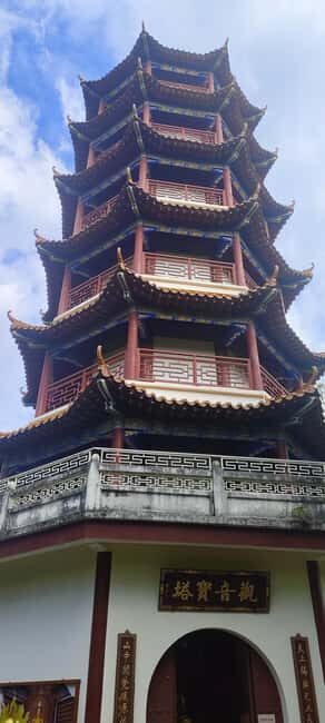Shenzhen: Ancient Temple & 200-year-old Hakka Residence Tour - Exploring the Historical and Cultural Highlights