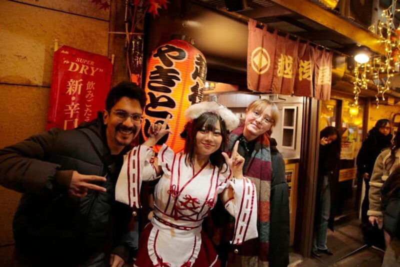 Shinjukus Hidden Spots Exclusive GoldenGai Bar Dining Tour - What the Reviews Say