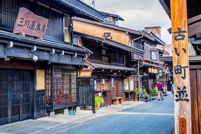 Shirakawa-go + Hida Takayama Day Tour from Nagoya Station - Who Should Consider This Tour?