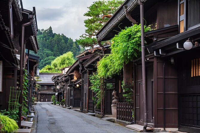Shirakawago & Takayama Tour Kanazawa DEP: Driver Only, No Guide - FAQs