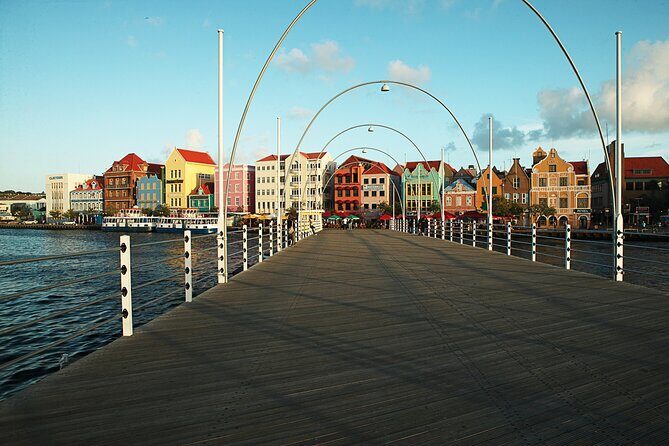 Shop and Beach Guided Tour in Curacao City - Exploring Willemstad: A City of Color and Character