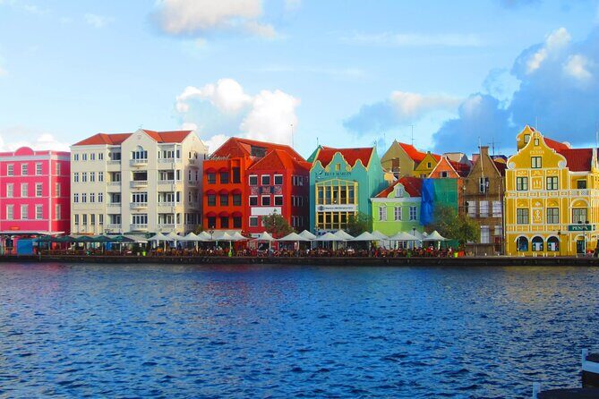 Shop and Beach Guided Tour in Curacao City - Behind the Scenes at Landhuis Chobolobo: The Liqueur Factory