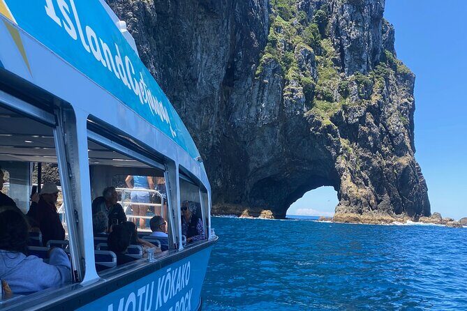 Shore Excursion: Hole in the Rock Cruise with Island stopover - Key Points
