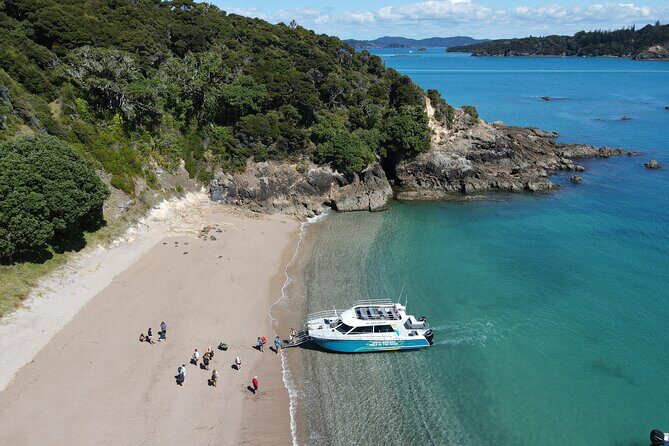 Shore Excursion: Hole in the Rock Cruise with Island stopover - FAQs