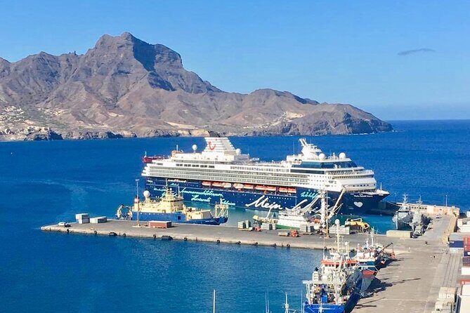Shore Excursion São Vicente, Mindelo 4h or 6h - The Experience of a Guide and Transportation