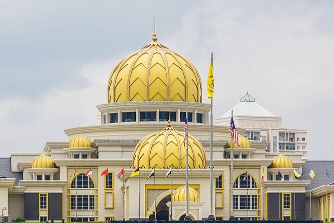 Shore Excursions from Port Klang Terminal - The River of Life and Modern Landmarks