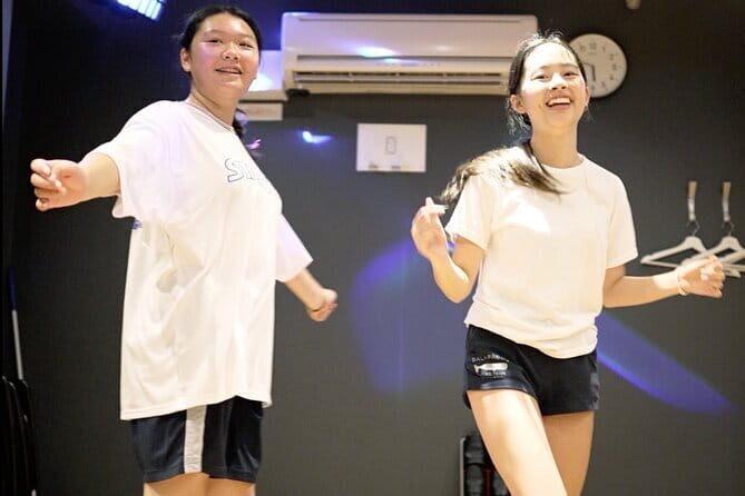 Shuffle Dance in Tokyo with a TikTok Star - Intermediate Level - Why This Dance Class Delivers Value